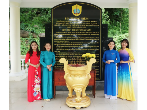 Thăm di tích Liên đội 7