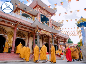 LỄ HỘI VÍA BÀ LINH SƠN THÁNH MẪU