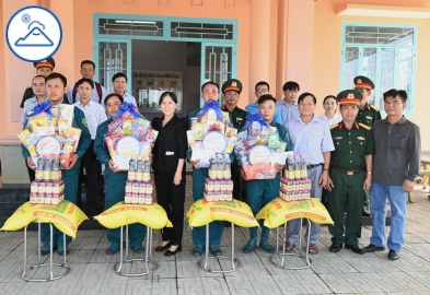 Giao lưu, thăm hỏi các đơn vị lực lượng vũ trang